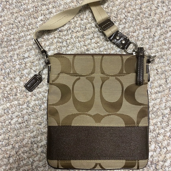 Coach Crossbody Monogram Brown Canvas, great condition in classic brown/beige - Picture 3 of 5